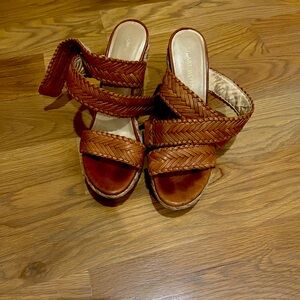 Stuart Weitzman 8.5 wedge